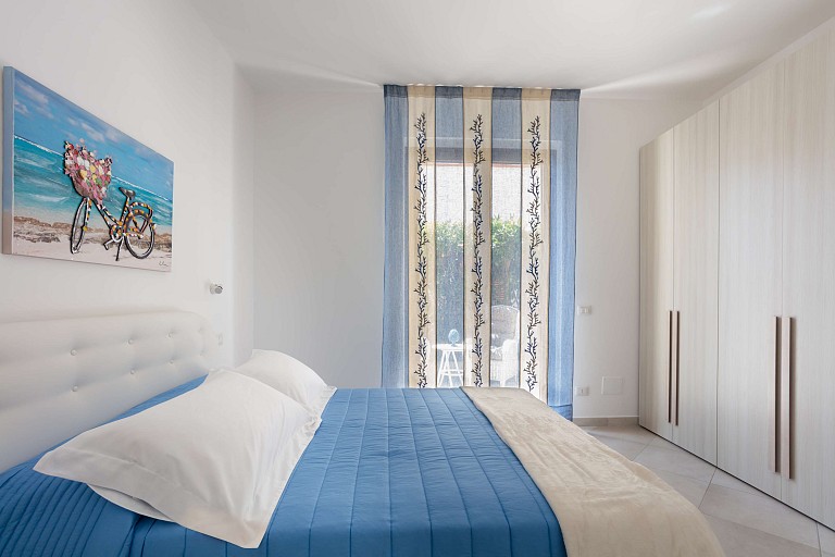 Double bedroom with bathroom - Gessuminu Apartment