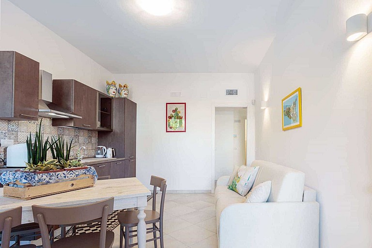 Living room with open kitchen - Ficarazzi Apartment