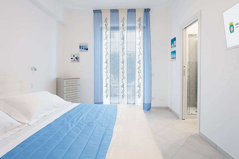 Double bedroom with bathroom - Ficarazzi Apartment