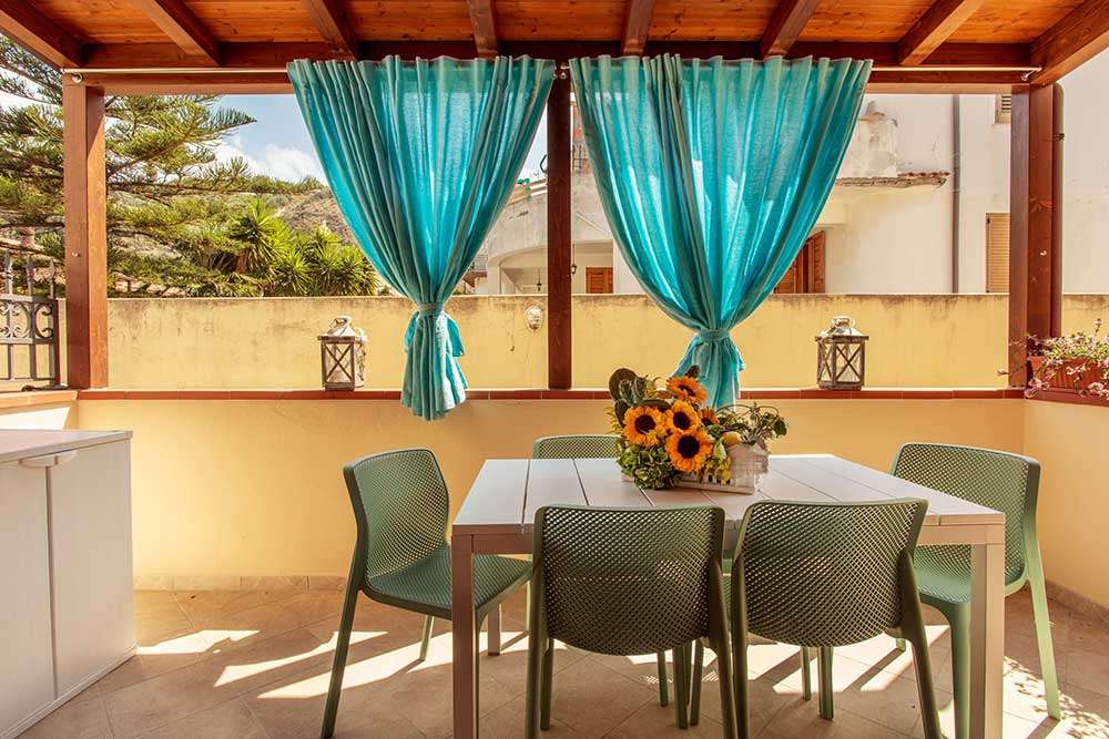 Il primo patio di Gessuminu